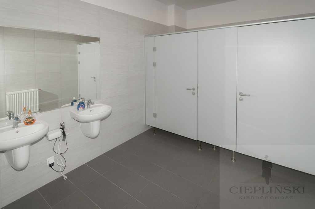 powierzchnia na biuro, treningi, itp (11)