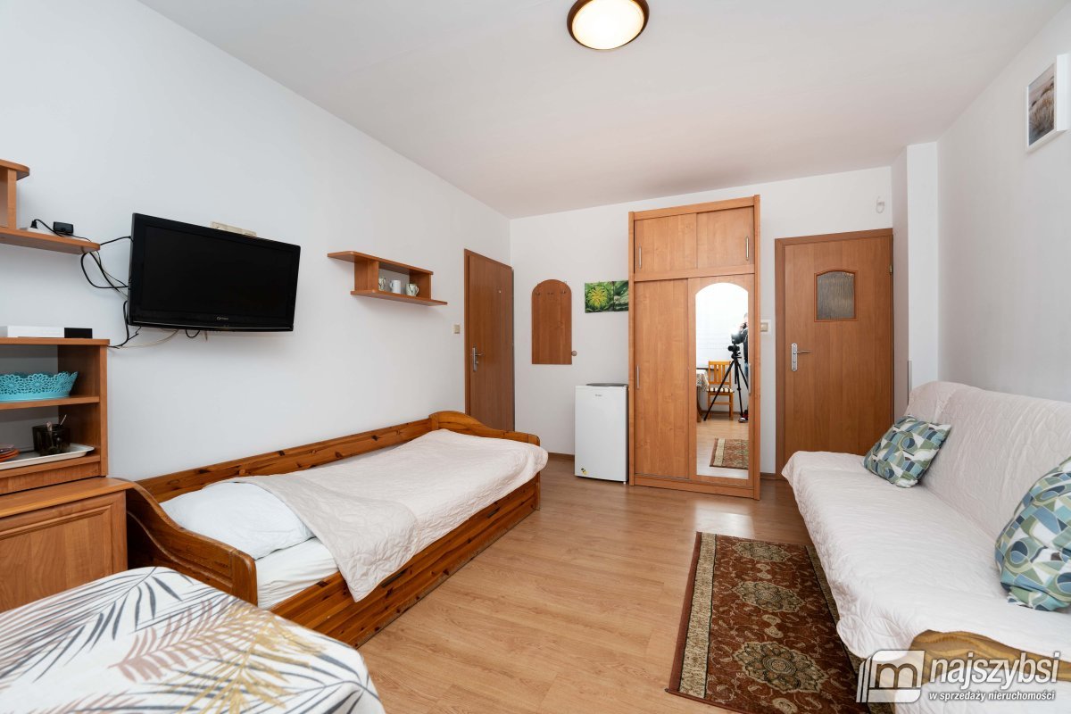 Kołobrzeg -dom i pensjonat przy deptaku (4)