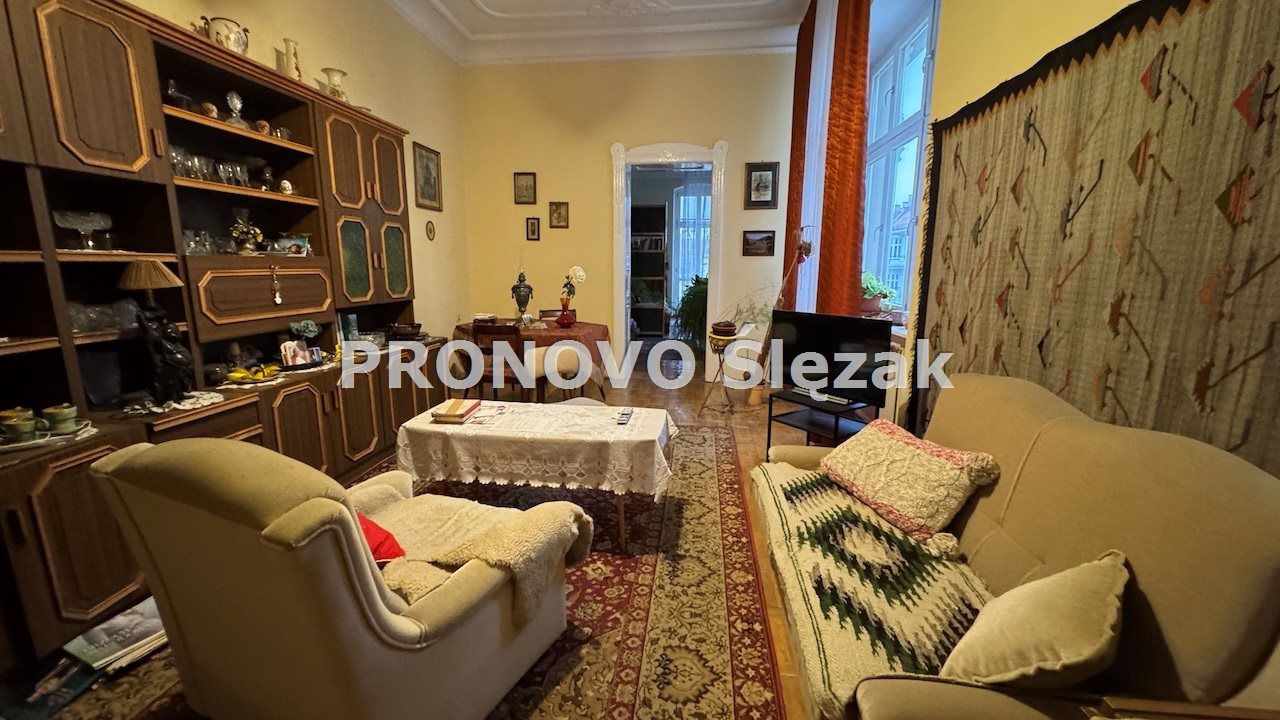 Sprzedam mieszkanie w kamienicy we Wrocławiu (1)
