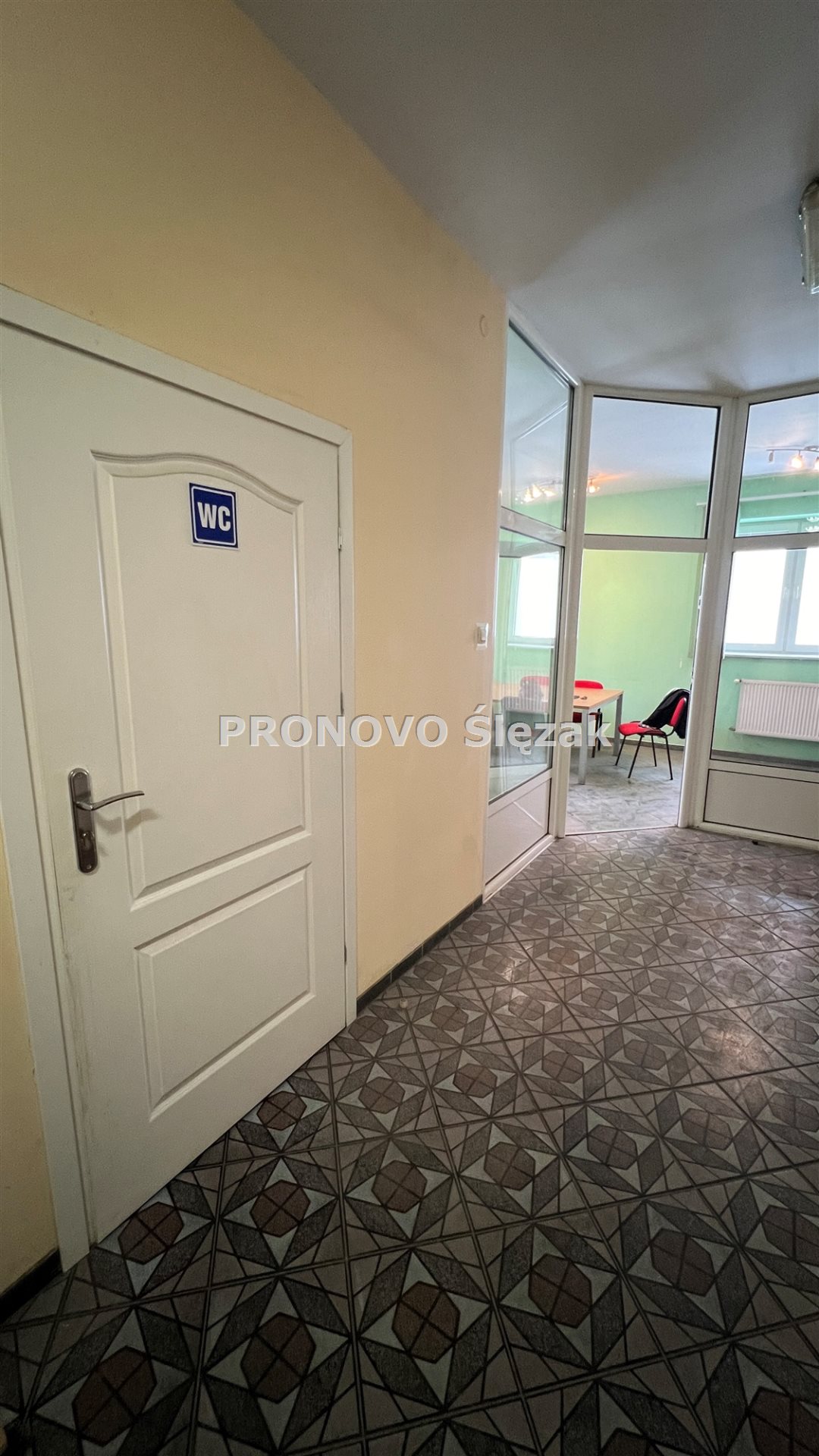 Sprzedam halę biurowo-produkcyjno-handlową Legnica (6)