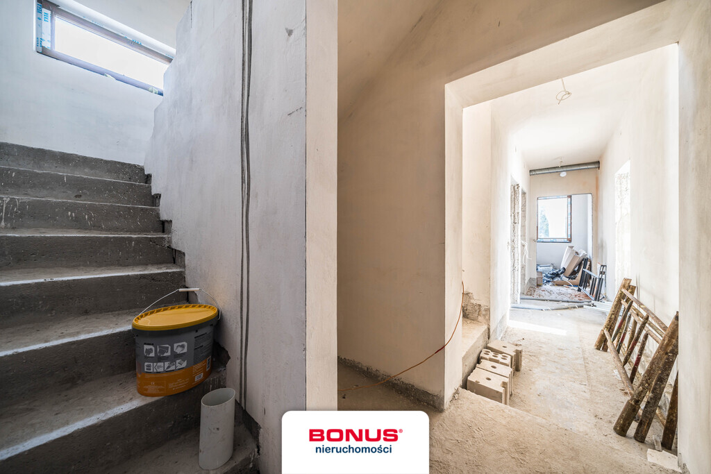 Dom wolnostojący na przestronnej działce (12)