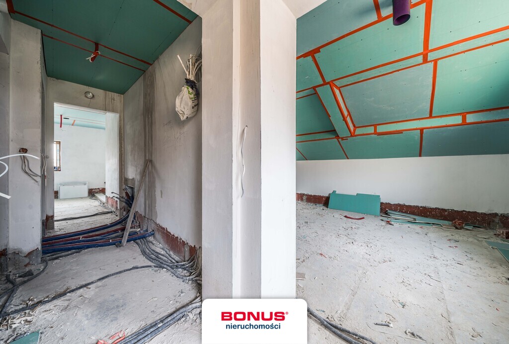 Dom wolnostojący na przestronnej działce (19)