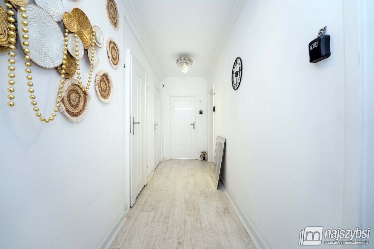 KAMIEŃ POMORSKI-dom 240 M2  z 10  APARTAMENTAMI (12)