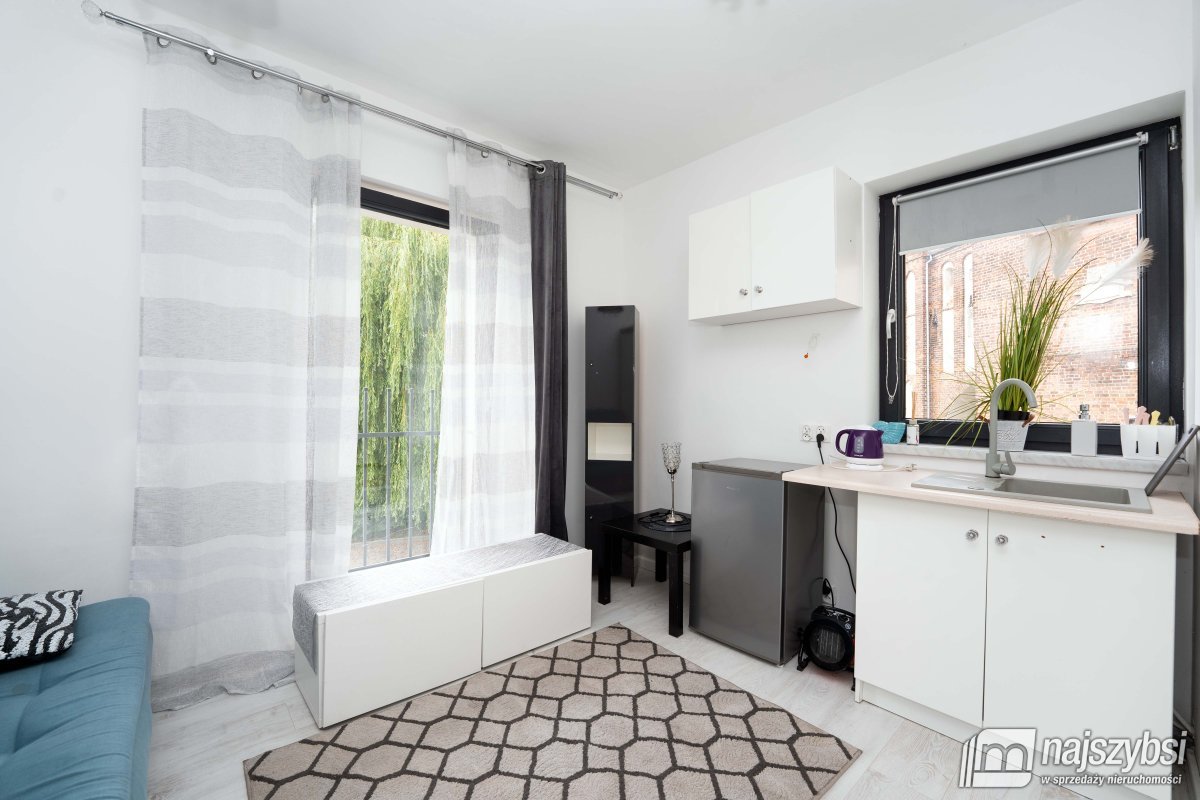 KAMIEŃ POMORSKI-dom 240 M2  z 10  APARTAMENTAMI (14)