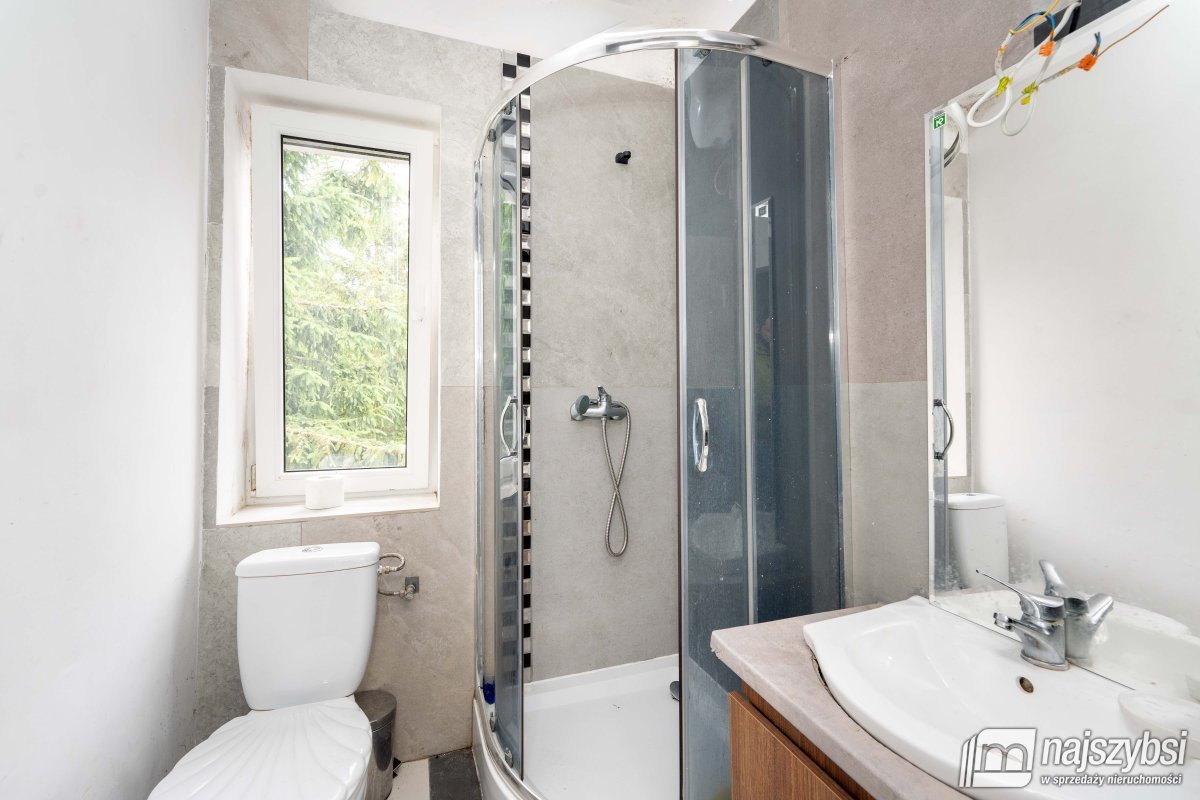 KAMIEŃ POMORSKI-dom 240 M2  z 10  APARTAMENTAMI (16)