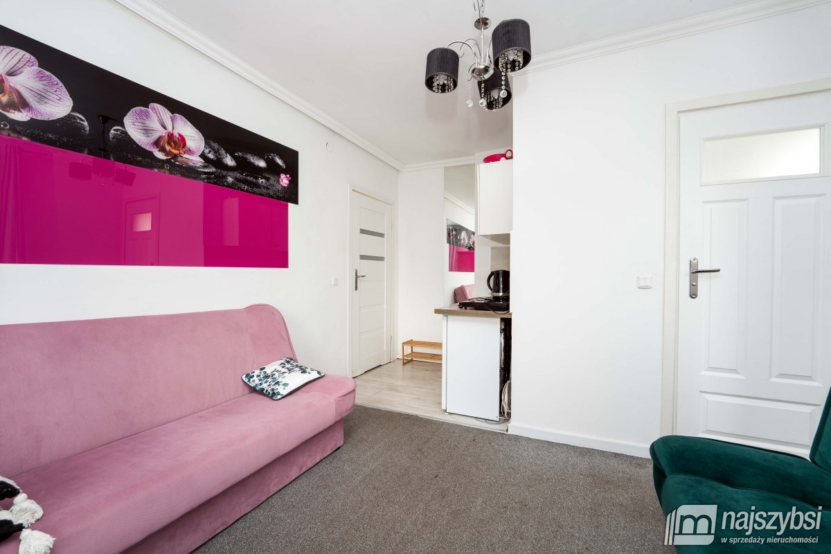 KAMIEŃ POMORSKI-dom 240 M2  z 10  APARTAMENTAMI (19)