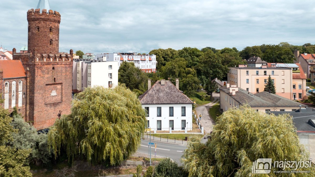 KAMIEŃ POMORSKI-dom 240 M2  z 10  APARTAMENTAMI (27)