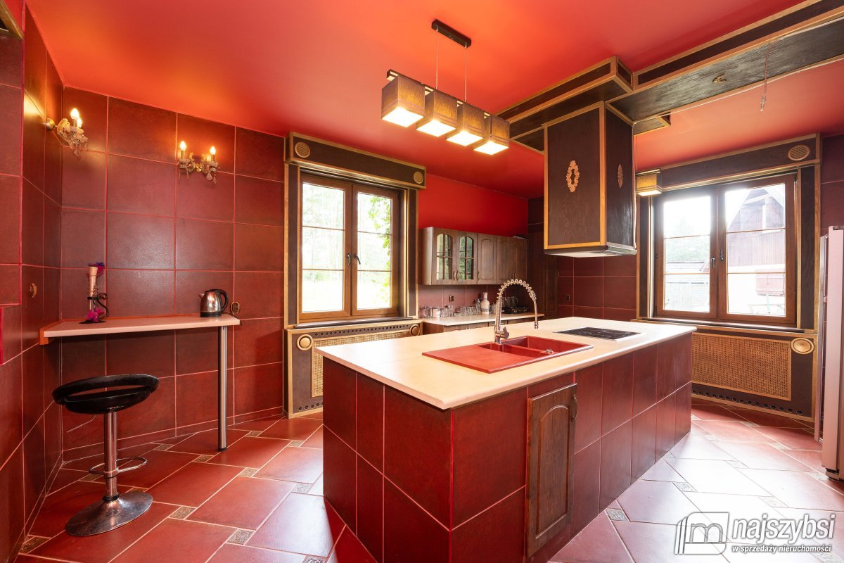 Biały Bór - z dużą działką, nad jeziorem  (10)