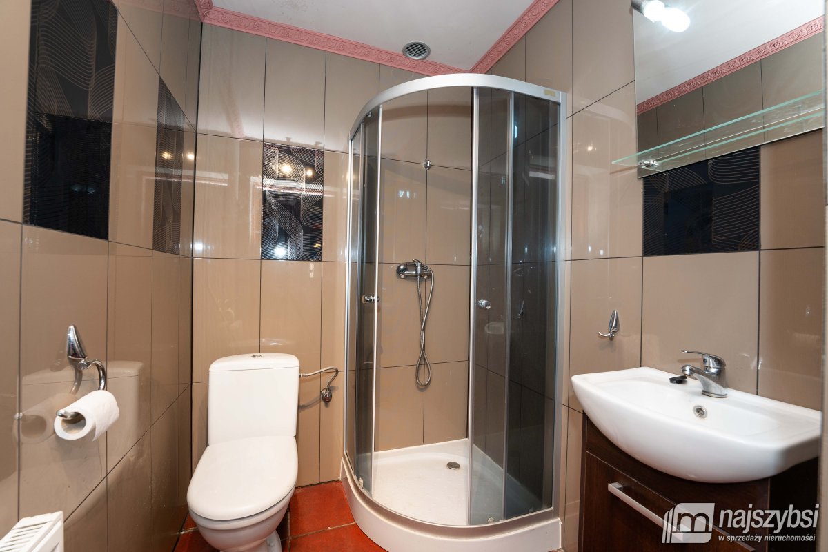 Biały Bór - z dużą działką, nad jeziorem  (21)