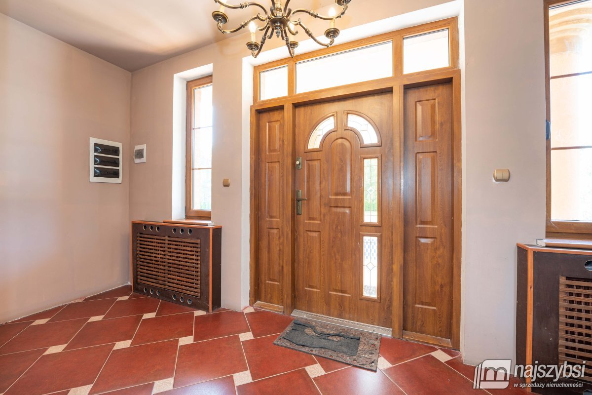 Biały Bór - z dużą działką, nad jeziorem  (7)