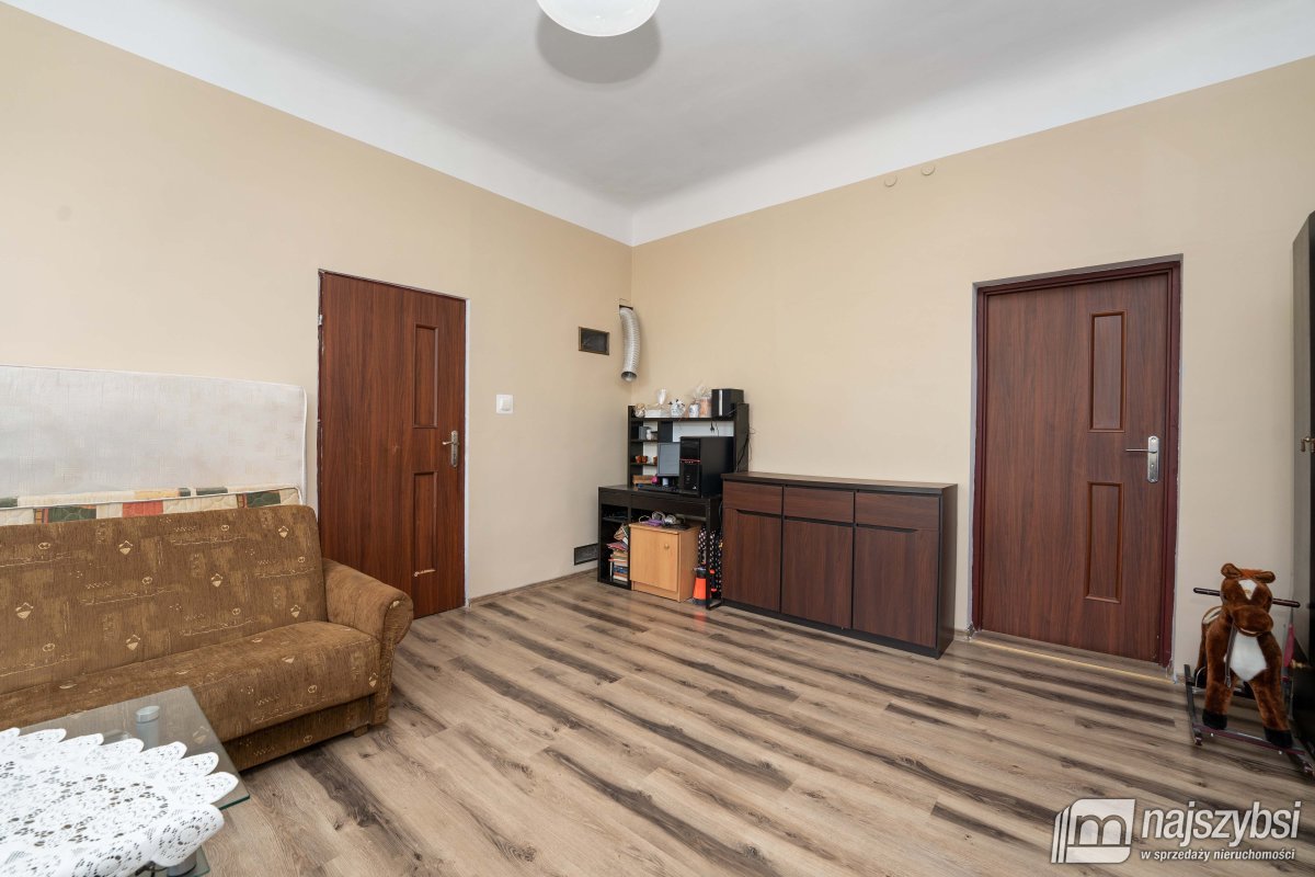 Recz - przestronne mieszkanie w centrum (6)