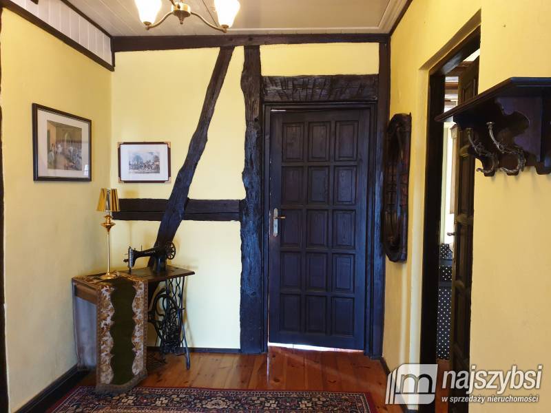  KLIMATYCZNY DOM Z LINIĄ BRZEGOWĄ JEZIORA (11)