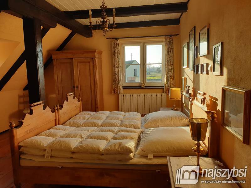  KLIMATYCZNY DOM Z LINIĄ BRZEGOWĄ JEZIORA (12)