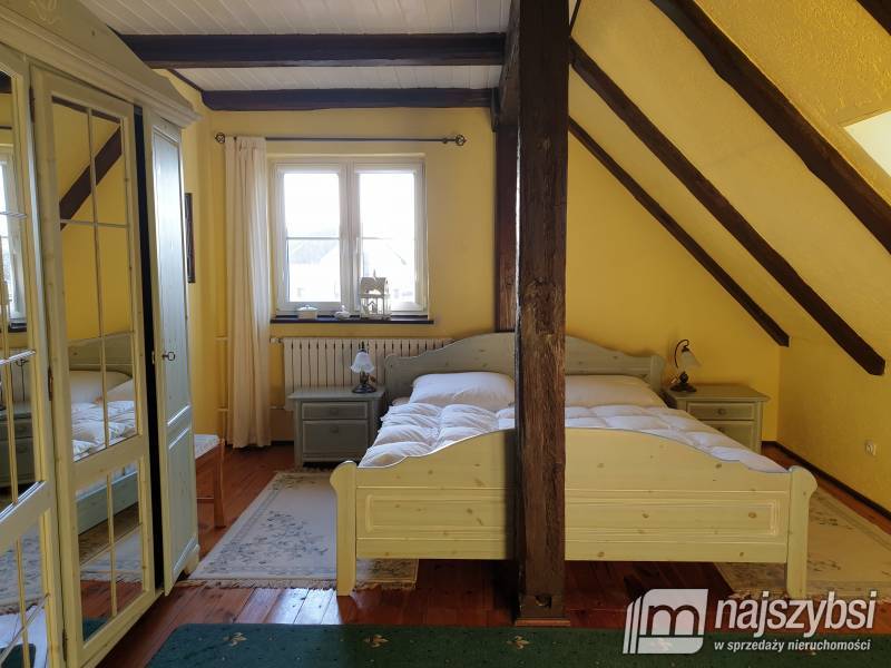  KLIMATYCZNY DOM Z LINIĄ BRZEGOWĄ JEZIORA (14)