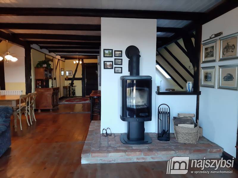  KLIMATYCZNY DOM Z LINIĄ BRZEGOWĄ JEZIORA (18)