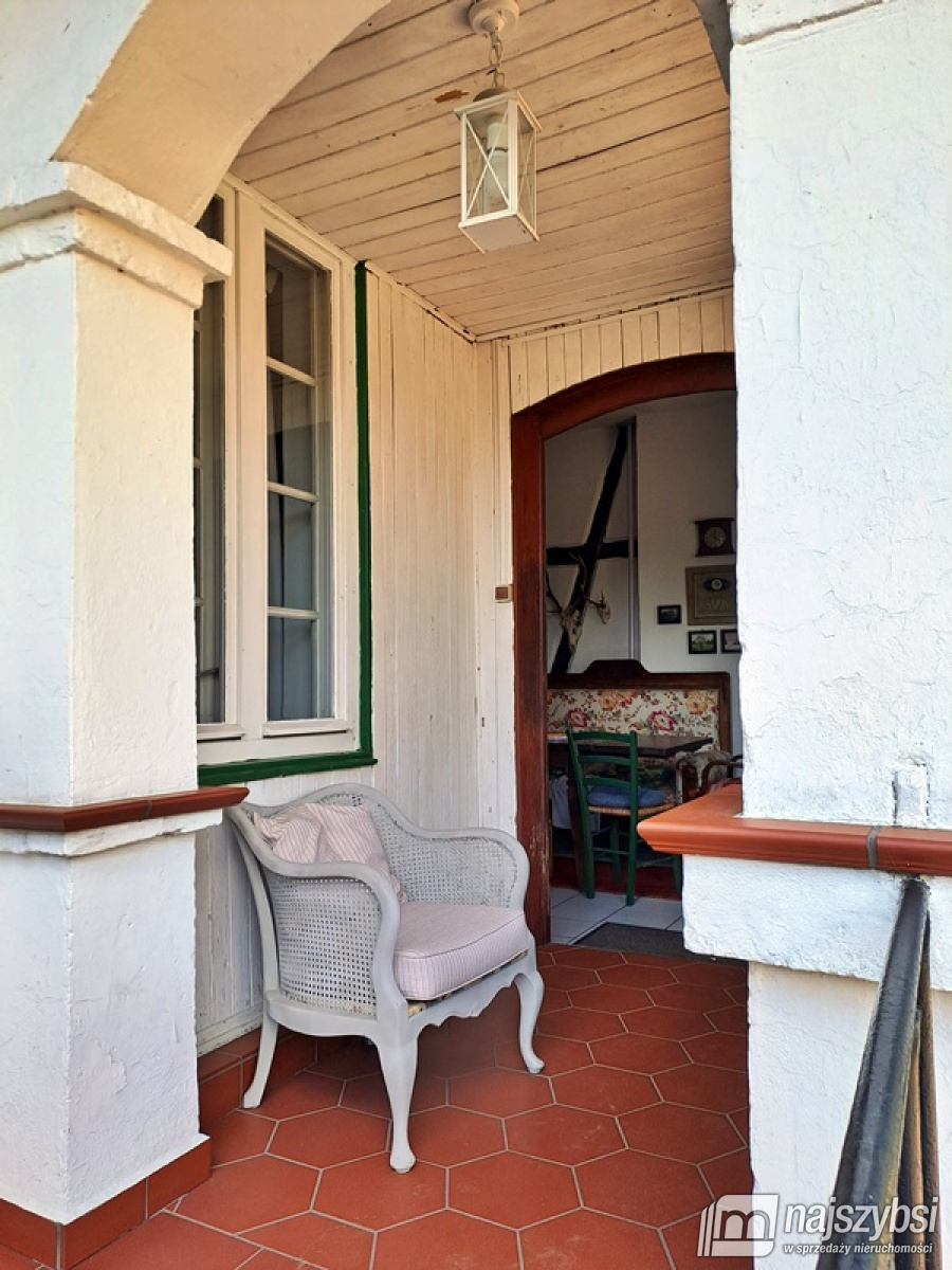  KLIMATYCZNY DOM Z LINIĄ BRZEGOWĄ JEZIORA (19)