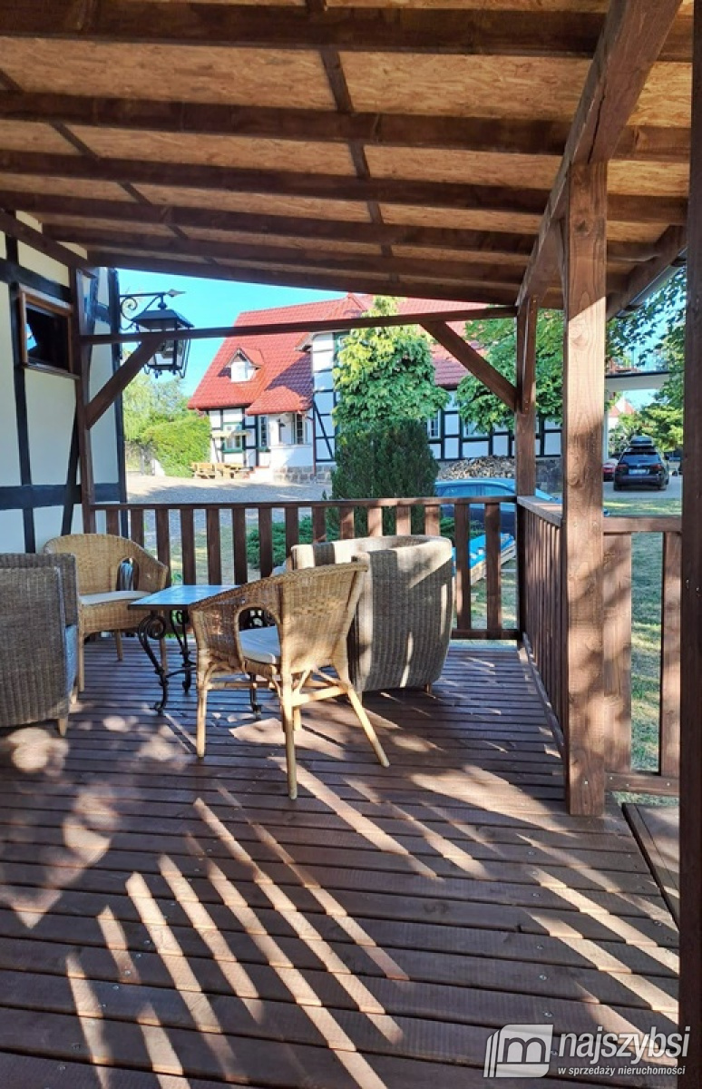  KLIMATYCZNY DOM Z LINIĄ BRZEGOWĄ JEZIORA (21)