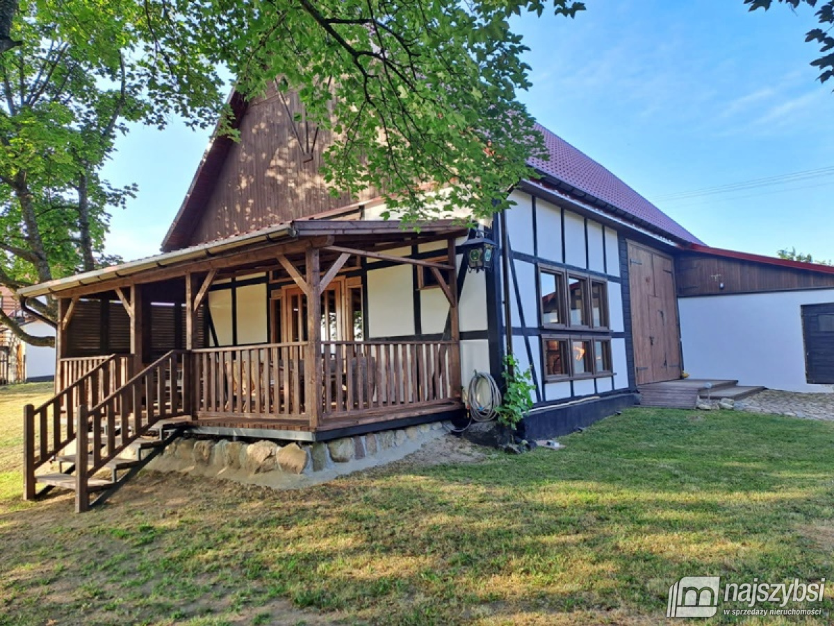  KLIMATYCZNY DOM Z LINIĄ BRZEGOWĄ JEZIORA (26)