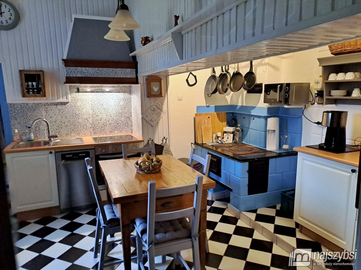  KLIMATYCZNY DOM Z LINIĄ BRZEGOWĄ JEZIORA (3)