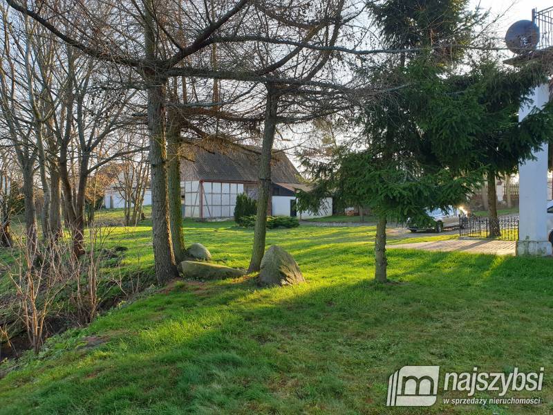  KLIMATYCZNY DOM Z LINIĄ BRZEGOWĄ JEZIORA (37)