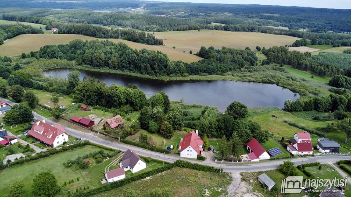  KLIMATYCZNY DOM Z LINIĄ BRZEGOWĄ JEZIORA (40)