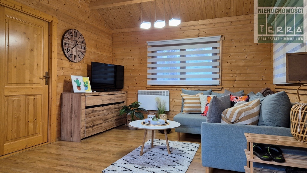 DOM Z BALI NAD JEZIOREM (11)