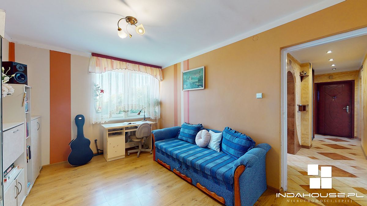 4 pokoje,  balkon. Ogródek i 2 garaże w cenie mies (13)