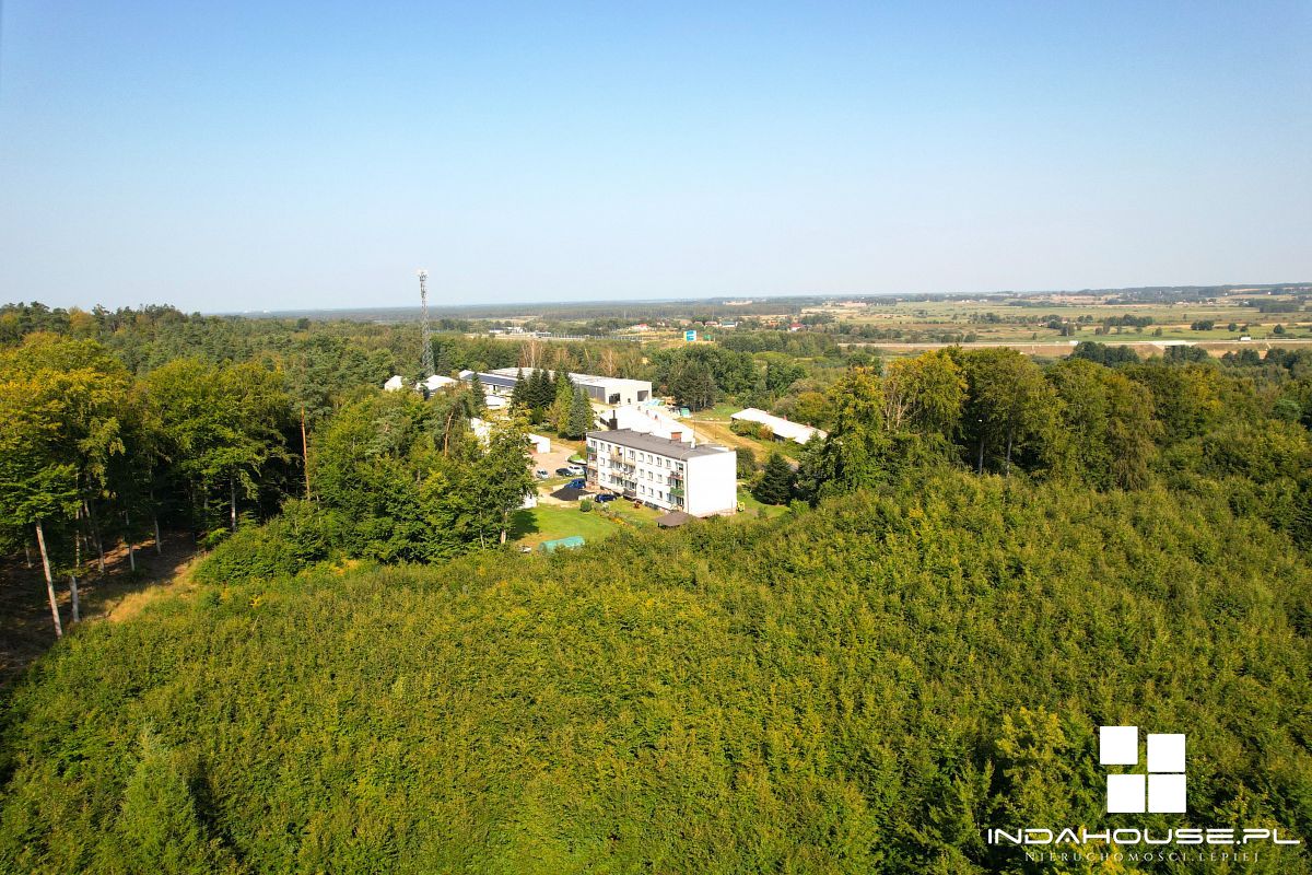 4 pokoje,  balkon. Ogródek i 2 garaże w cenie mies (22)