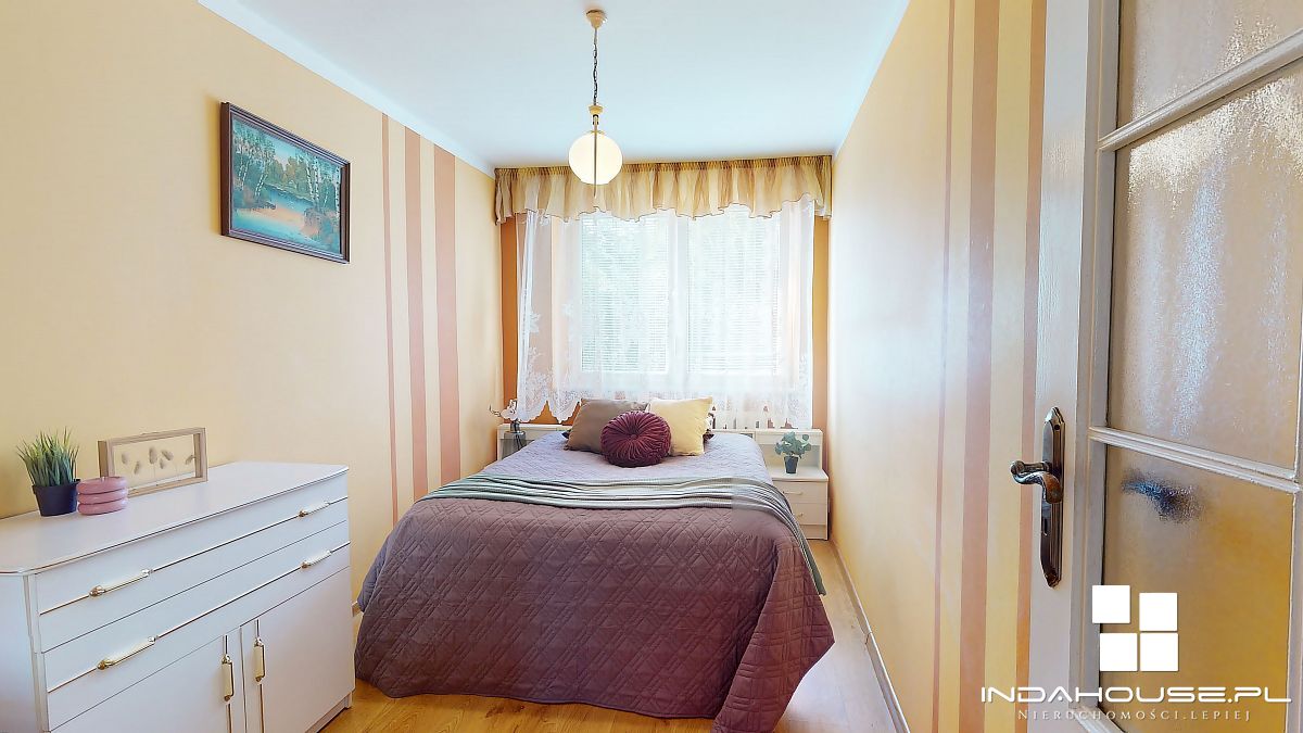 4 pokoje,  balkon. Ogródek i 2 garaże w cenie mies (4)