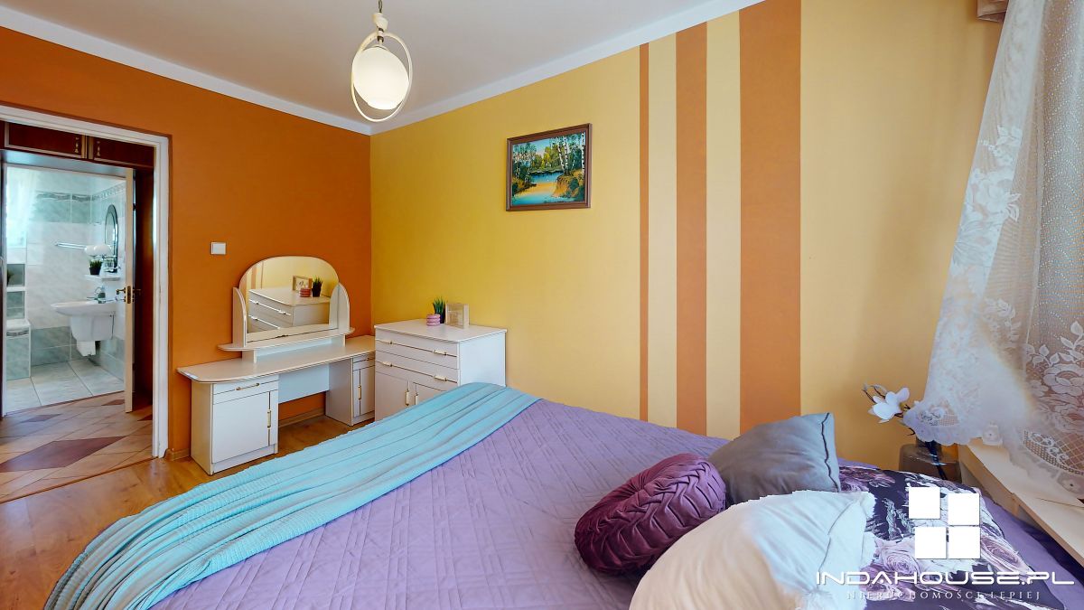 4 pokoje,  balkon. Ogródek i 2 garaże w cenie mies (5)