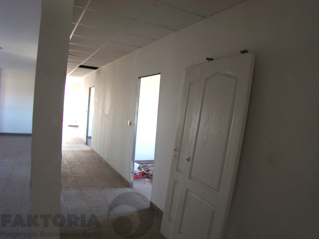 Obiekt usługowo - magazynowo - biurowy (15)