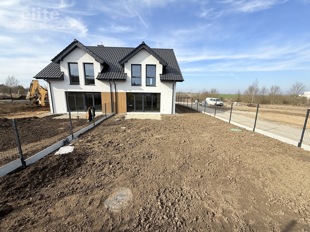 Siadło dolne gotowy bliźniak 5 pokoi i garaż (2)