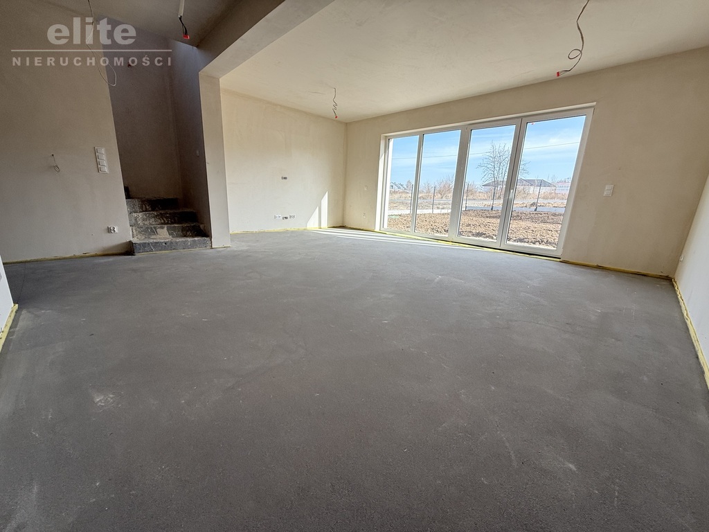 Siadło dolne gotowy bliźniak 5 pokoi i garaż (4)