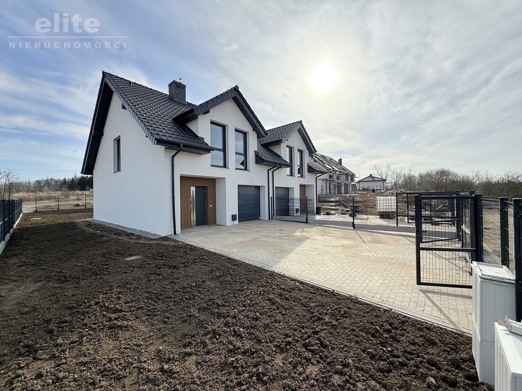 Siadło dolne gotowy bliźniak 5 pokoi i garaż (10)