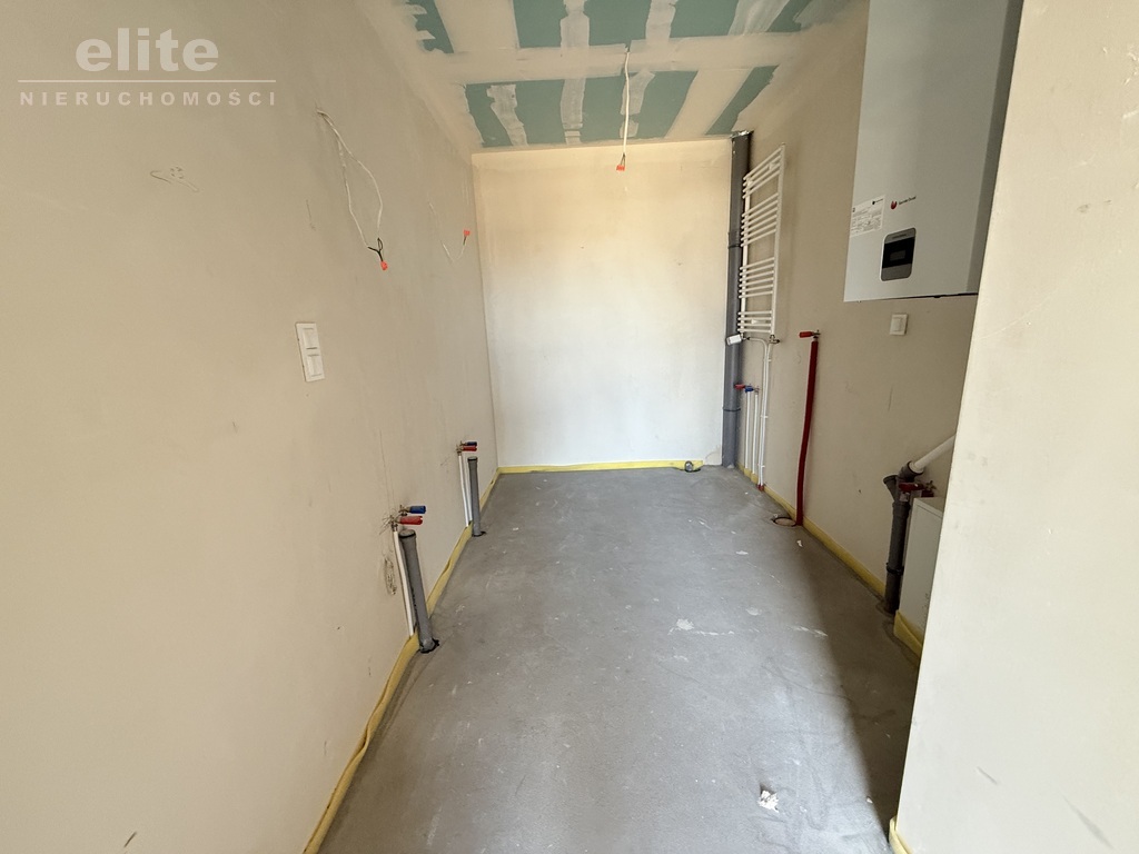 Siadło dolne gotowy bliźniak 5 pokoi i garaż (14)