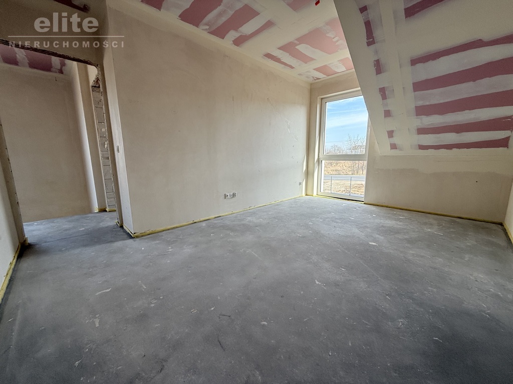 Siadło dolne gotowy bliźniak 5 pokoi i garaż (7)