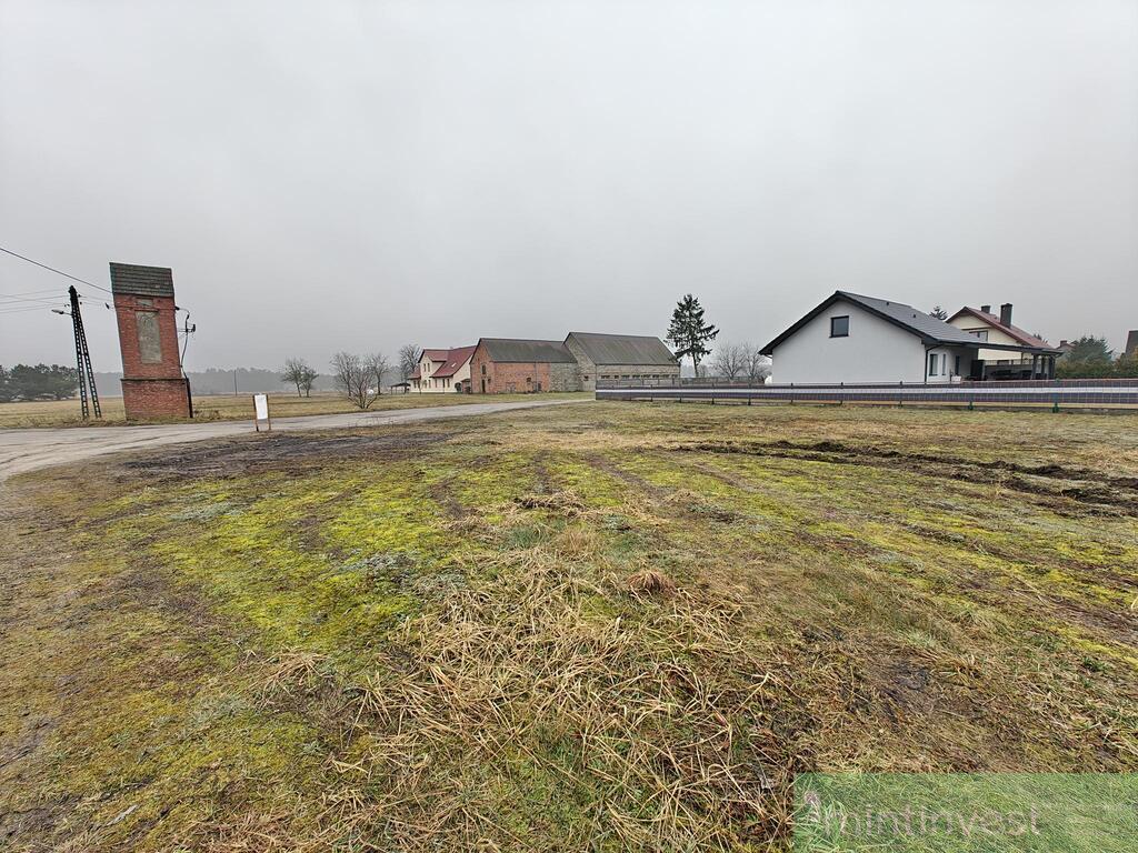Działka  budowlana z pełnym uzbrojeniem (6)