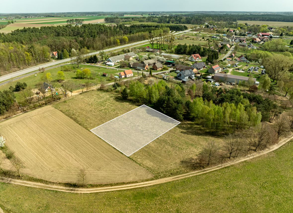 Działki budowlane przy ścianie lasu (1)