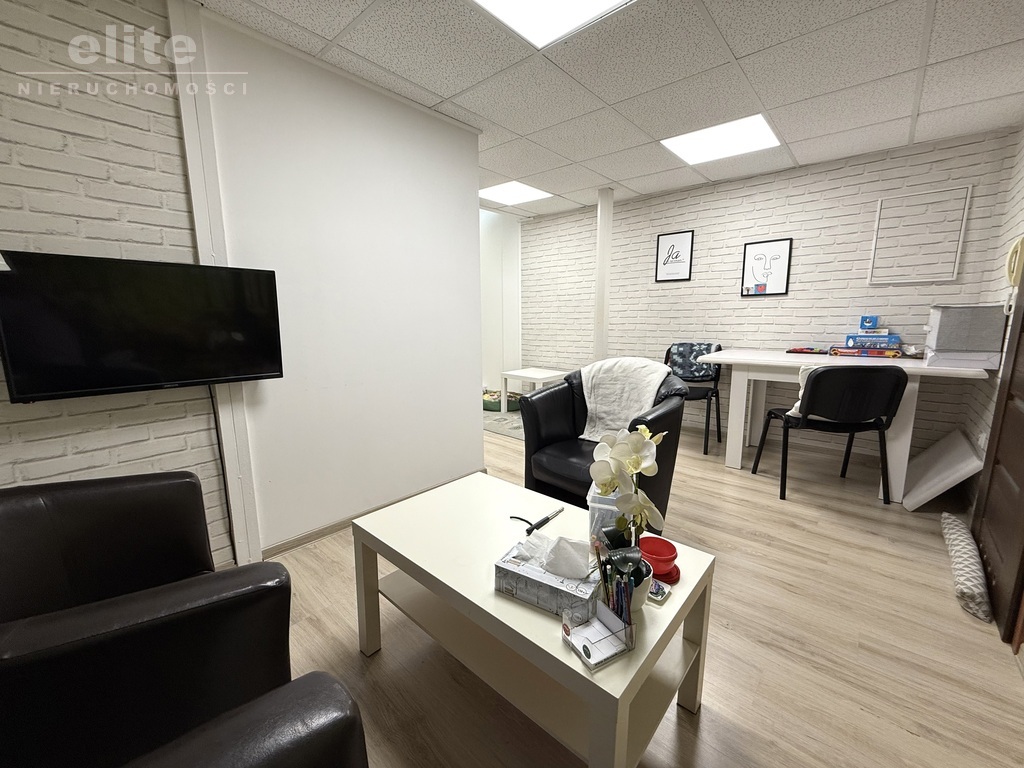 Os. Majowe, 89m2 lokal handlowo-usługowy, parter (8)