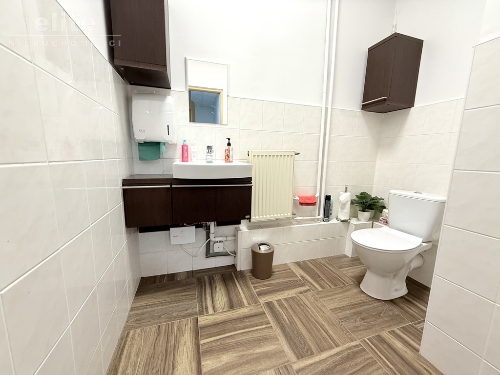 Os. Majowe, 89m2 lokal handlowo-usługowy, parter (10)