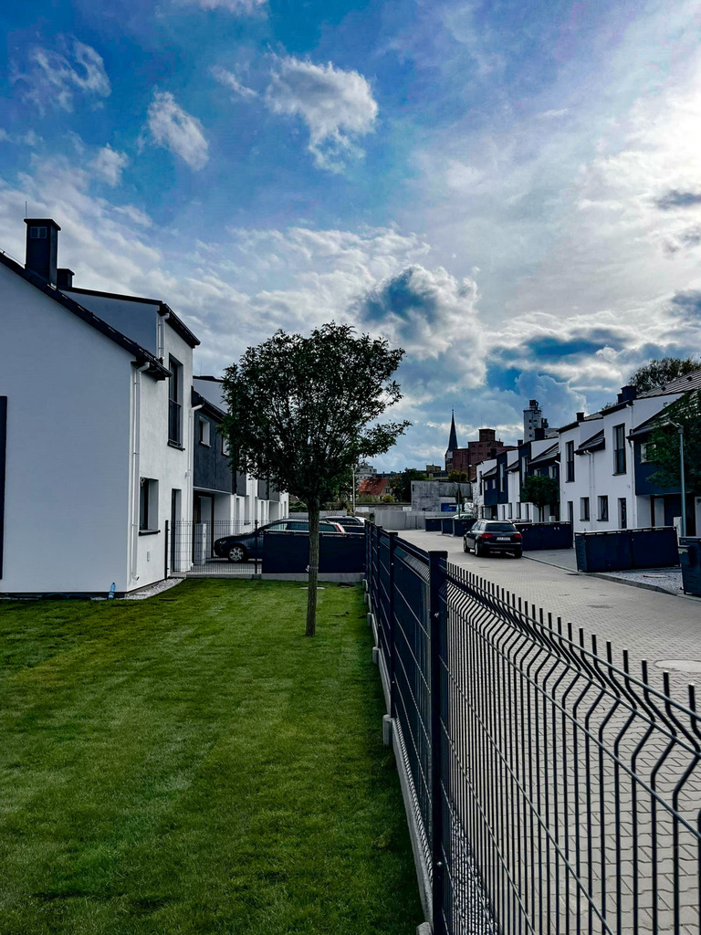 Dom szeregowy/oddanie 2025r./garaż S1_1F (10)