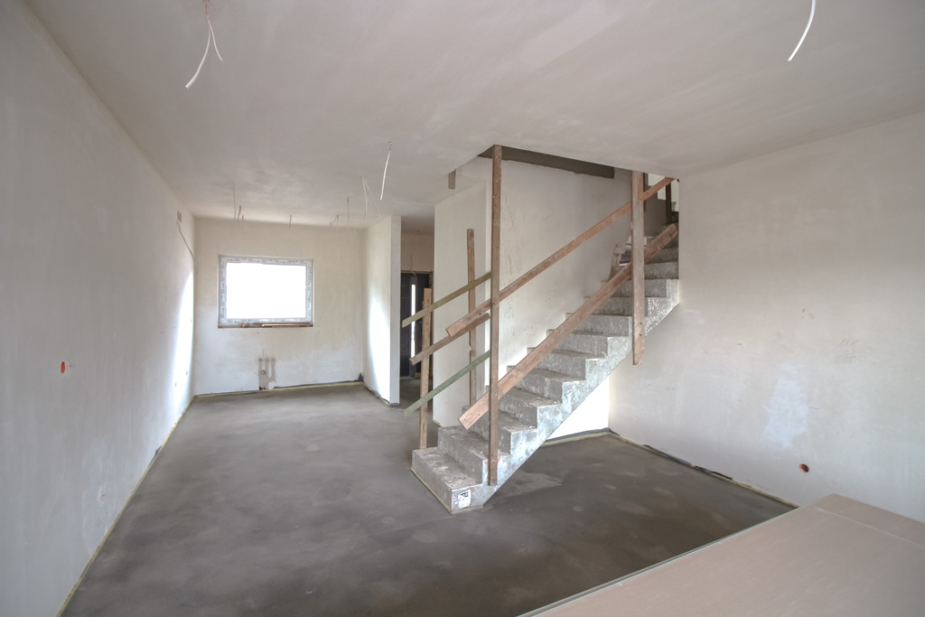 Dom szeregowy/oddanie 2025r./garaż S1_1F (6)