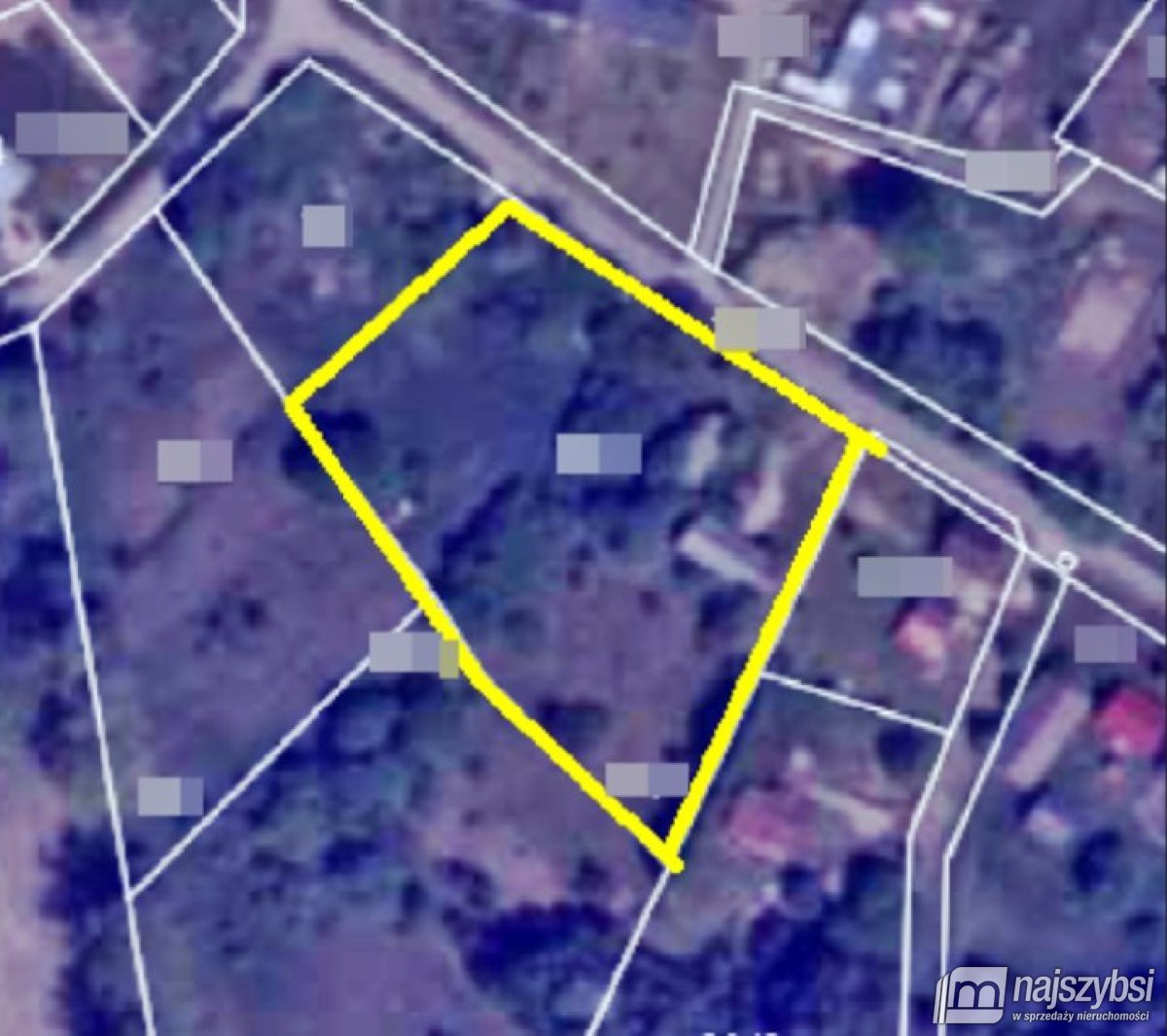 Uniemino- duża działka z budynkami gospodarczymi (12)