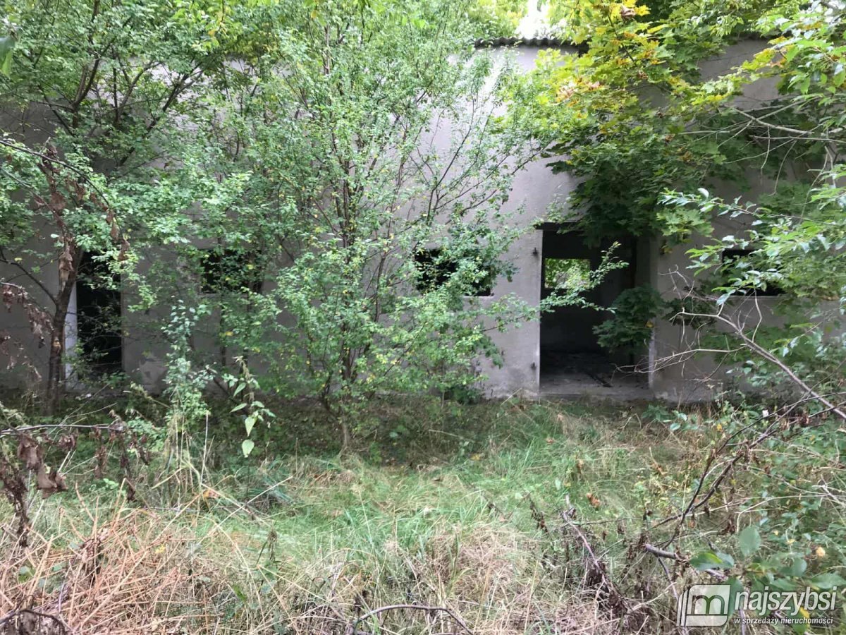 Uniemino- duża działka z budynkami gospodarczymi (14)