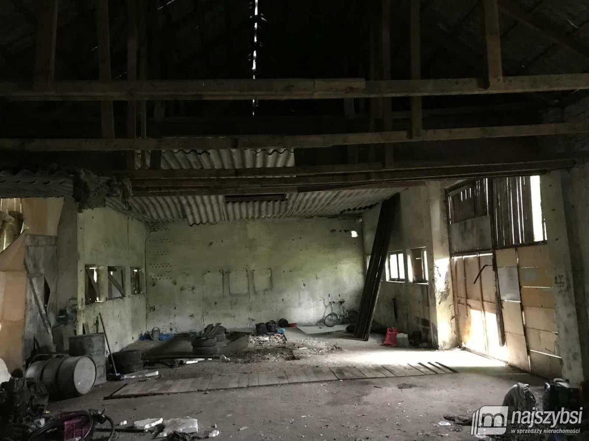 Uniemino- duża działka z budynkami gospodarczymi (15)