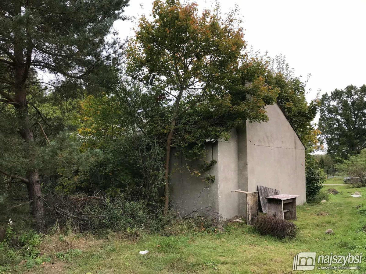 Uniemino- duża działka z budynkami gospodarczymi (17)