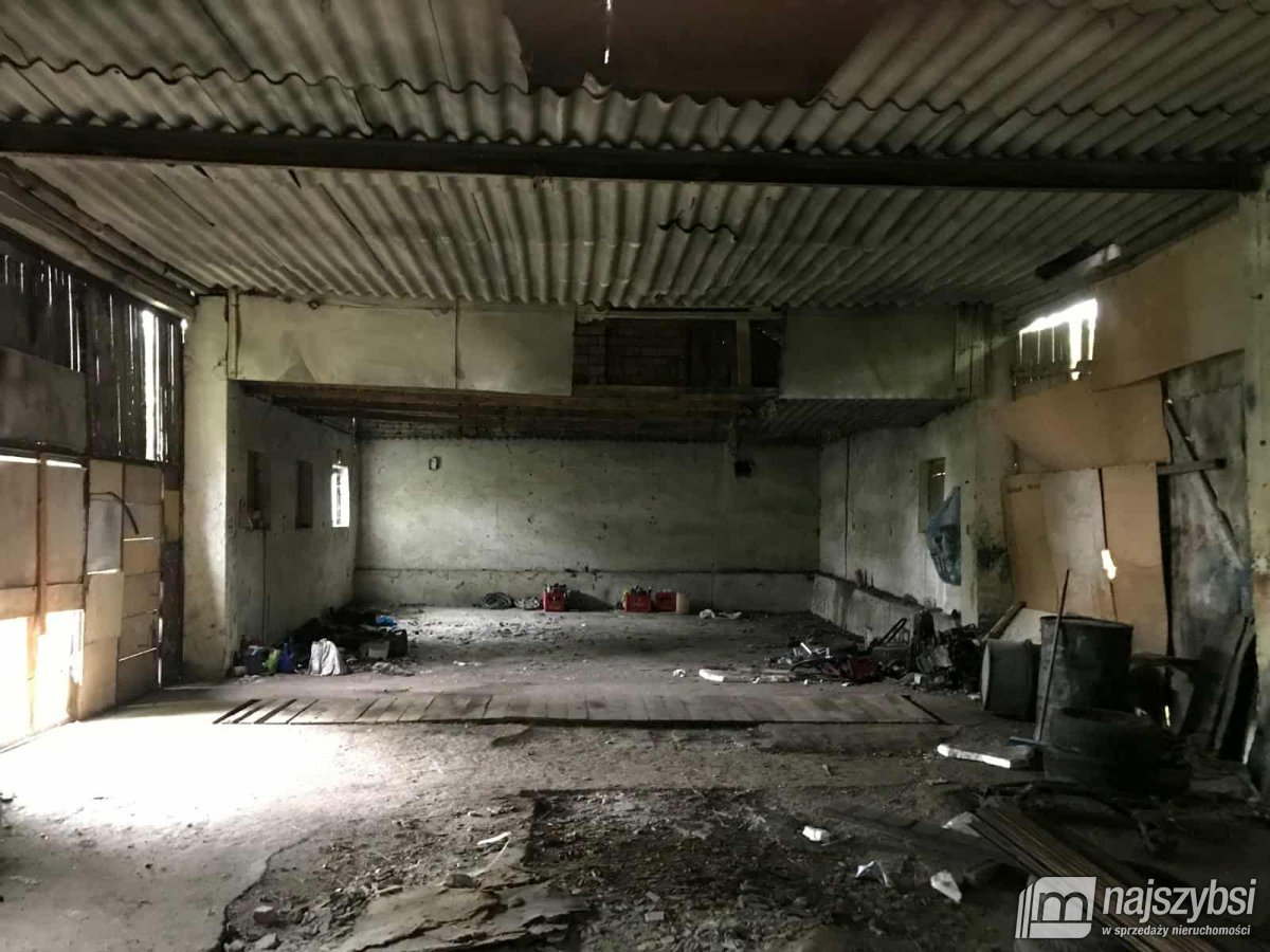 Uniemino- duża działka z budynkami gospodarczymi (18)