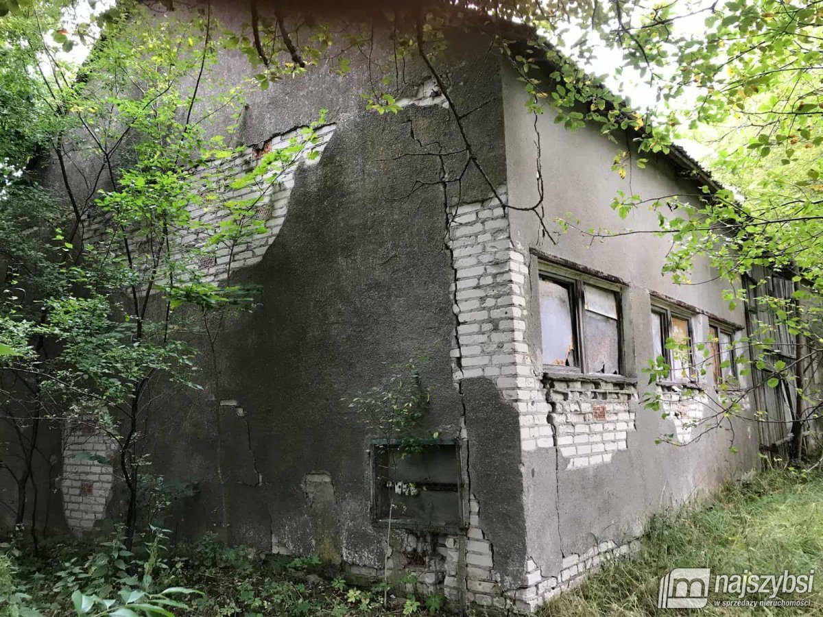 Uniemino- duża działka z budynkami gospodarczymi (21)