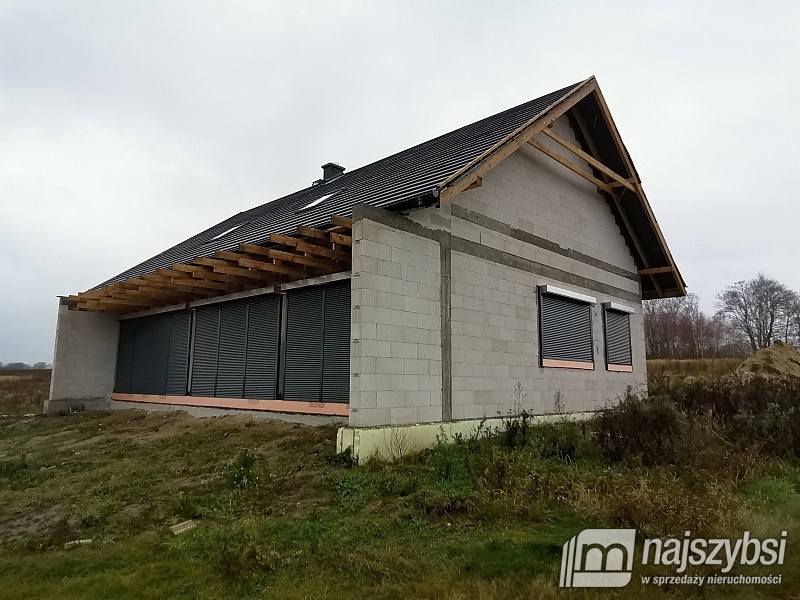 Łuskowo- dom nad rzeką w okolicy Wolina (13)