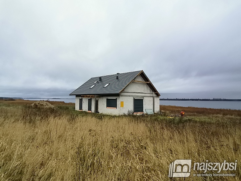 Łuskowo- dom nad rzeką w okolicy Wolina (15)